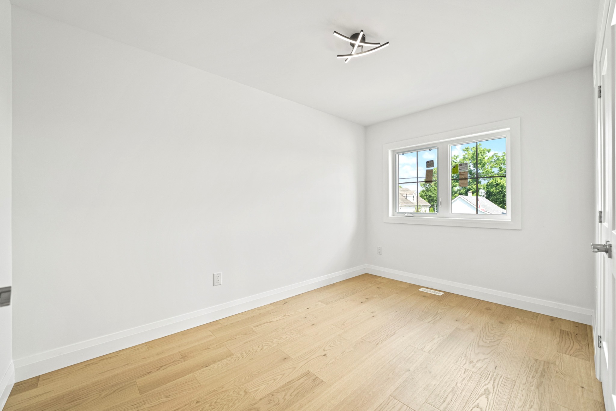 Western Hill bedroom 1 St. Catharines