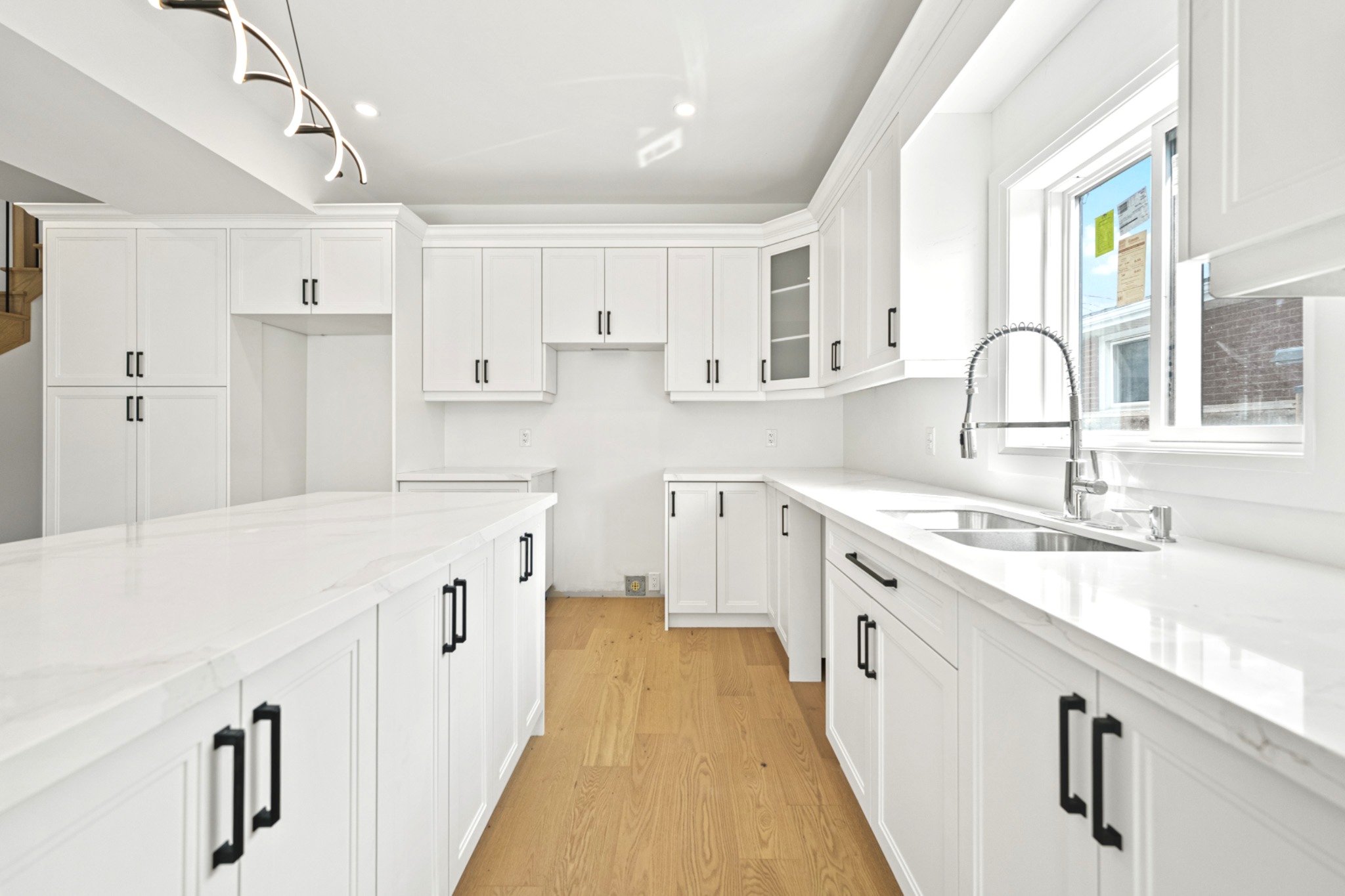 Western Hill luxury kitchen Ontario home builder